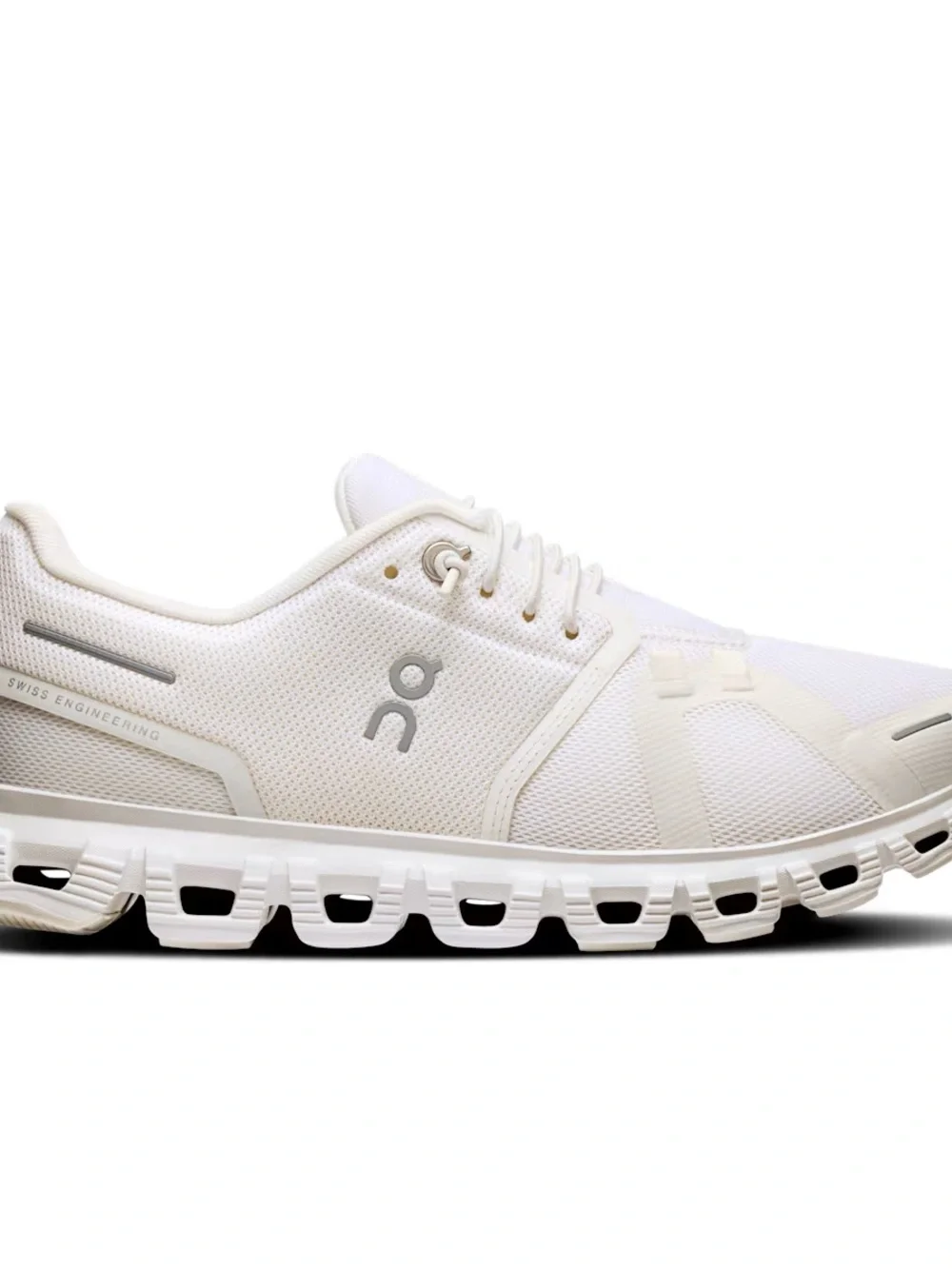 On Cloud 5 women’s zero gravity all white sneakers